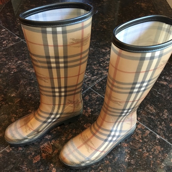 Burberry Shoes - Burberry rain boots size 38